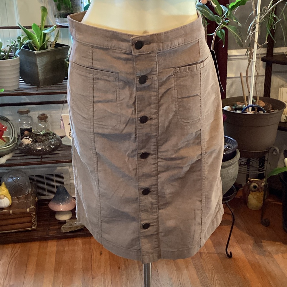 Style & Co. Button-Front Tan Pencil Skirt new with tags size 6, mid rise